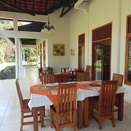 Guesthouse Rumah Senang Kalibaru Kültér fotó