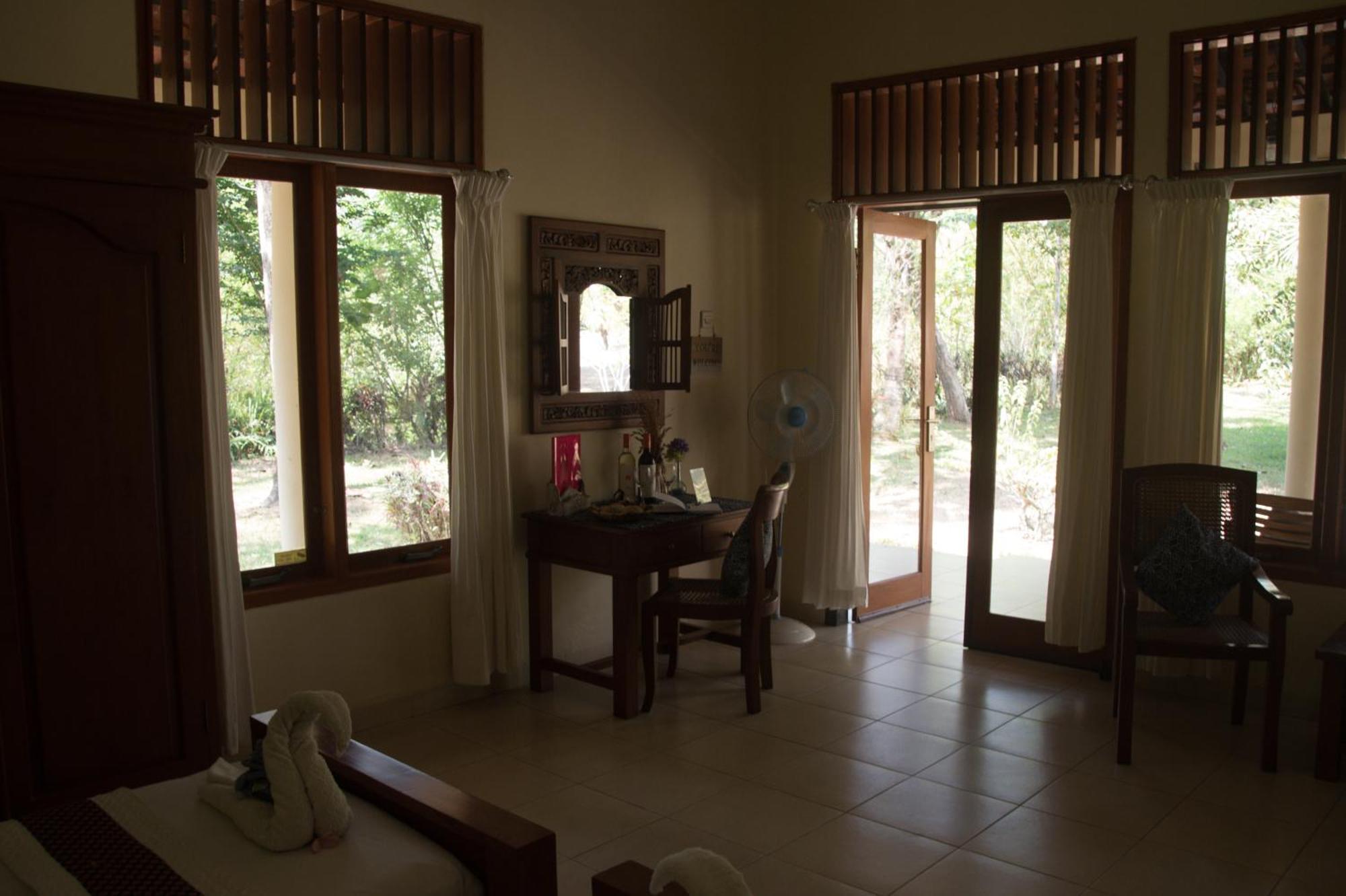 Guesthouse Rumah Senang Kalibaru Kültér fotó