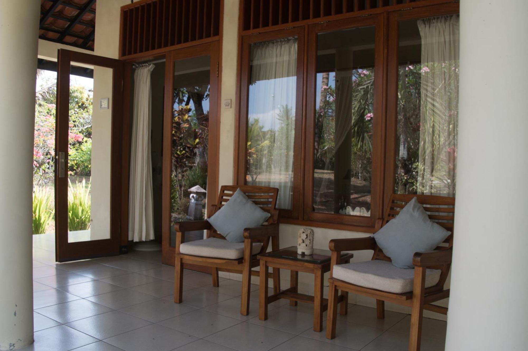 Guesthouse Rumah Senang Kalibaru Kültér fotó