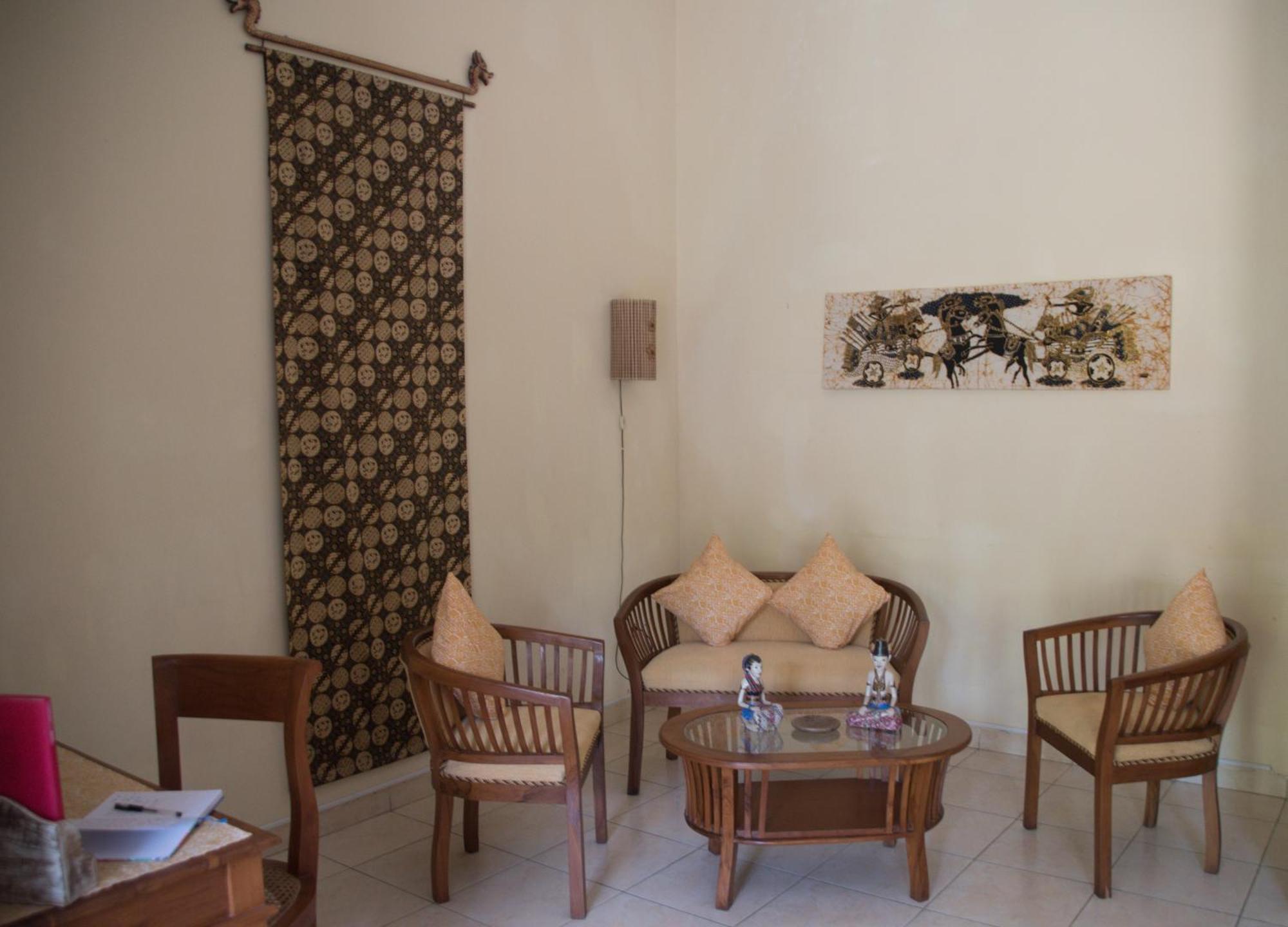 Guesthouse Rumah Senang Kalibaru Kültér fotó