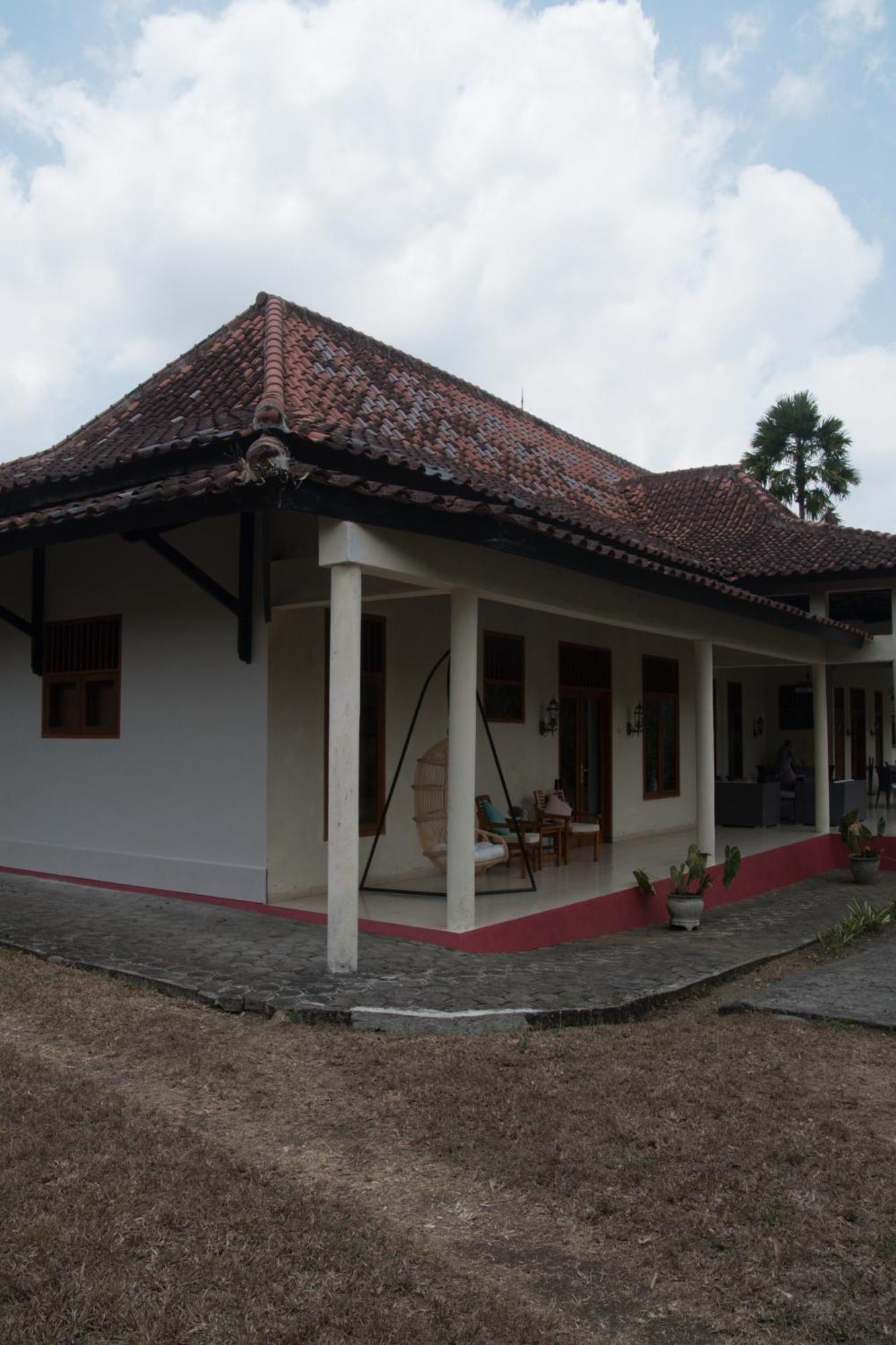 Guesthouse Rumah Senang Kalibaru Kültér fotó
