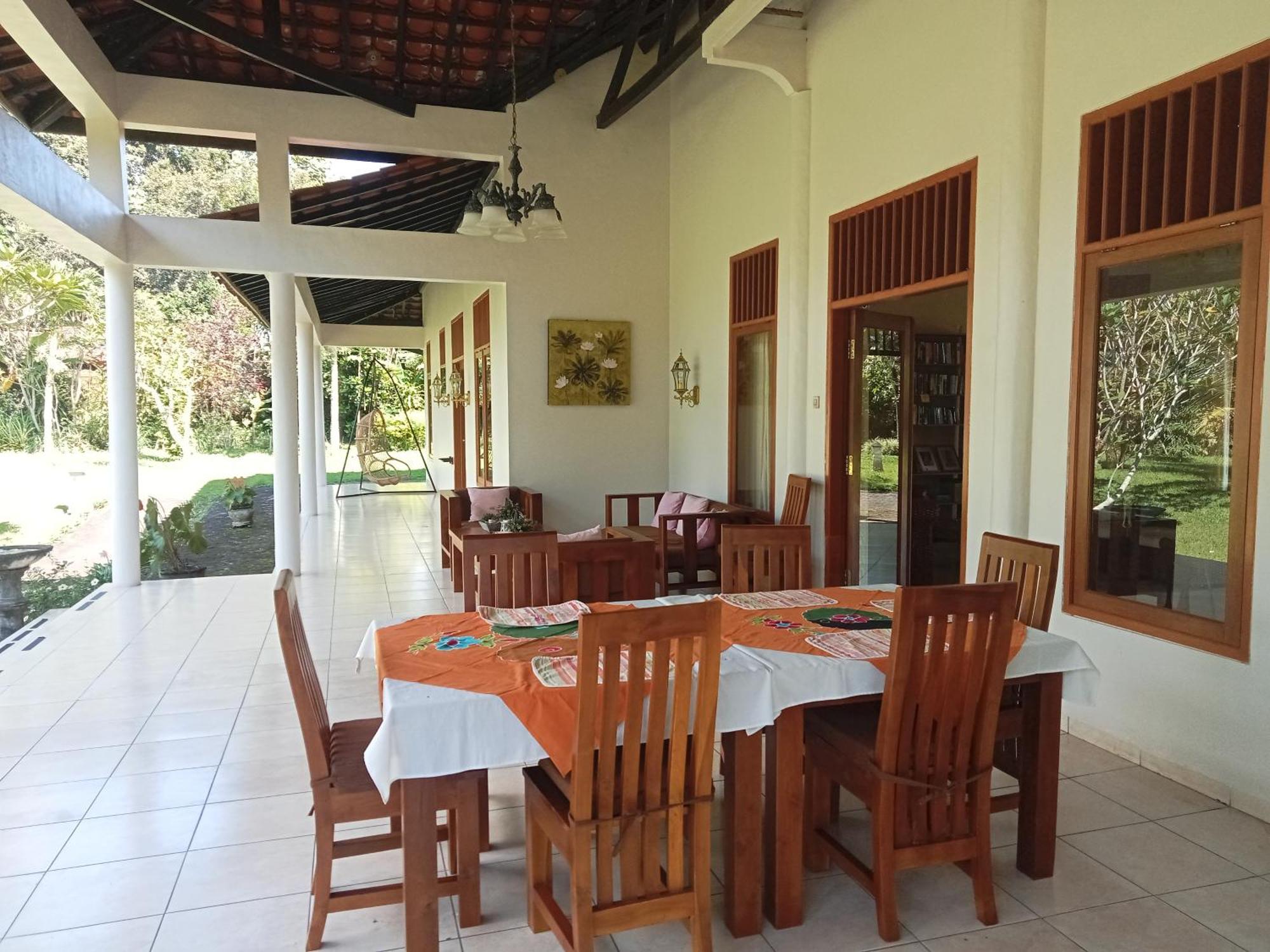 Guesthouse Rumah Senang Kalibaru Kültér fotó