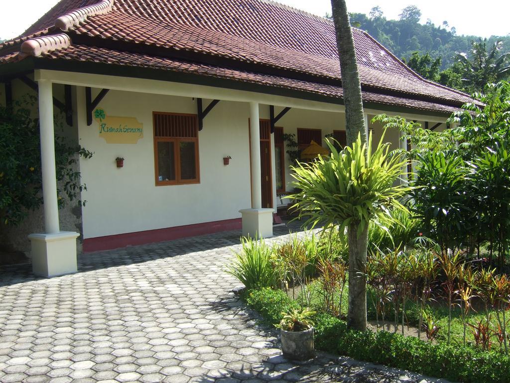 Guesthouse Rumah Senang Kalibaru Kültér fotó