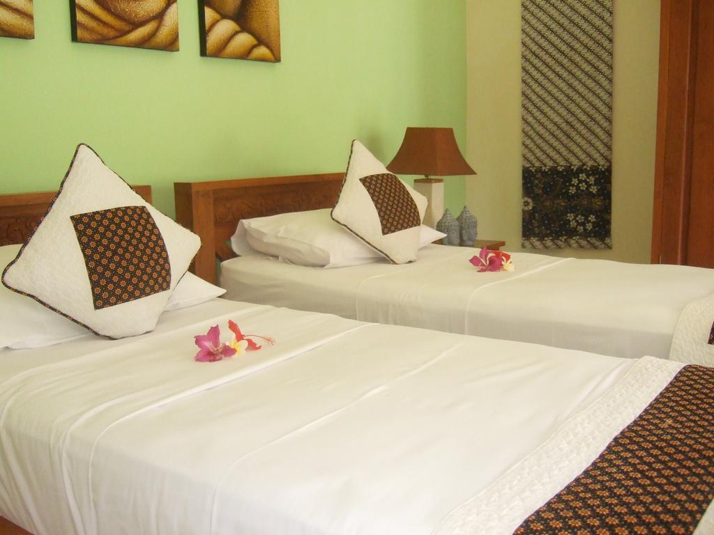 Guesthouse Rumah Senang Kalibaru Kültér fotó