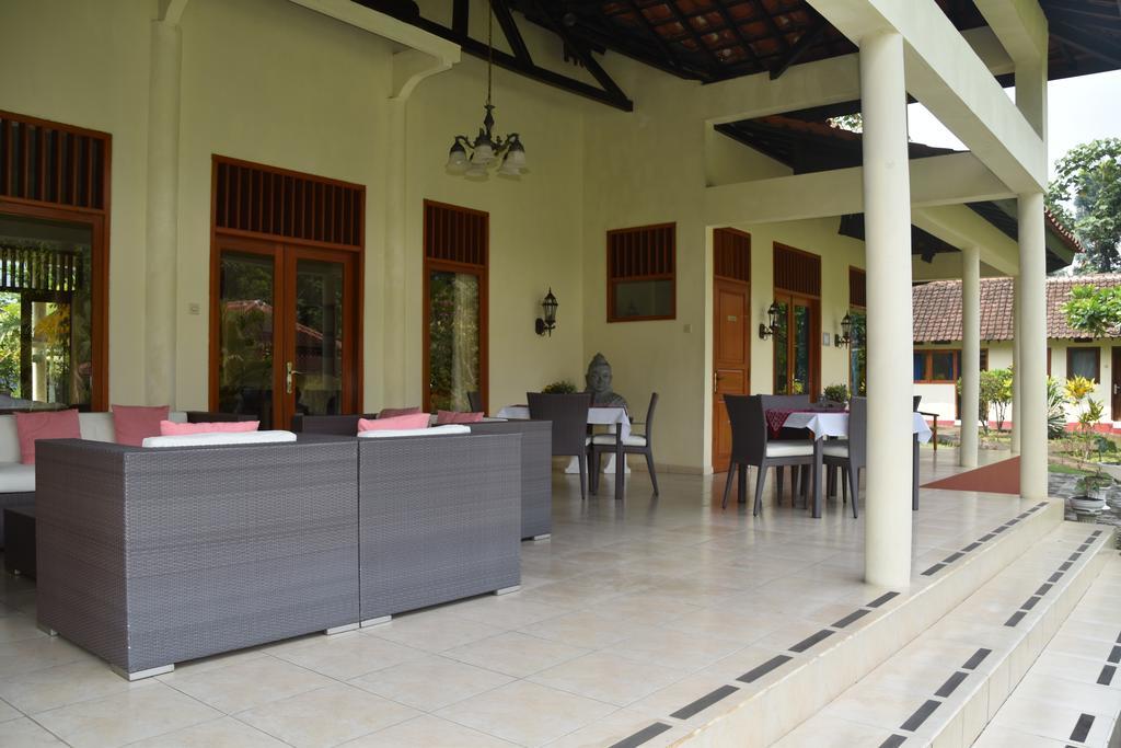 Guesthouse Rumah Senang Kalibaru Kültér fotó