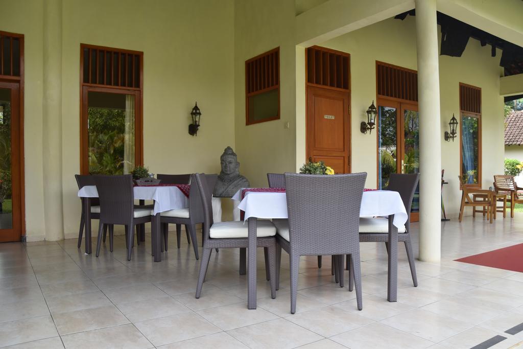 Guesthouse Rumah Senang Kalibaru Kültér fotó